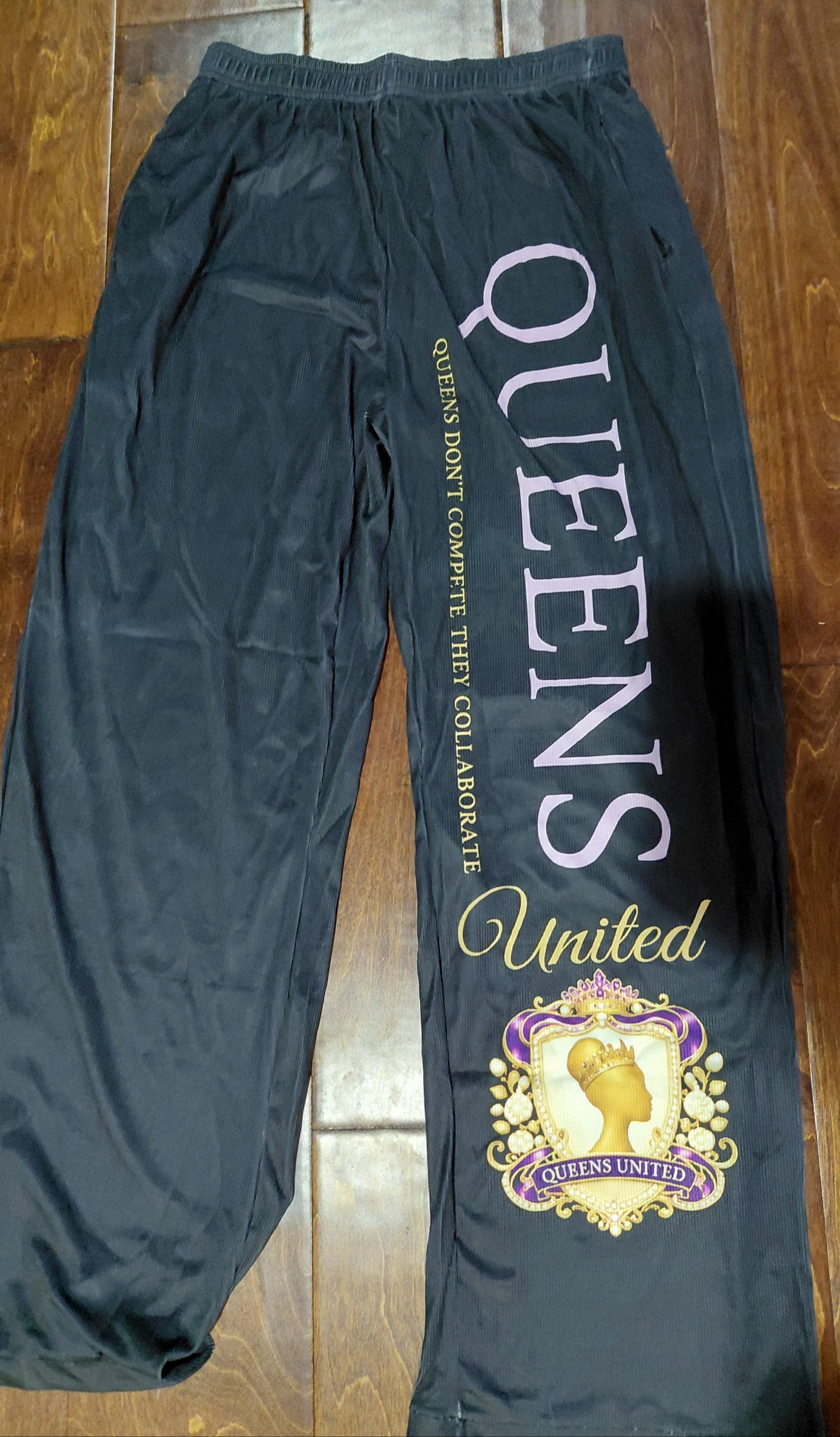QUEENS- PURPLE PANTS